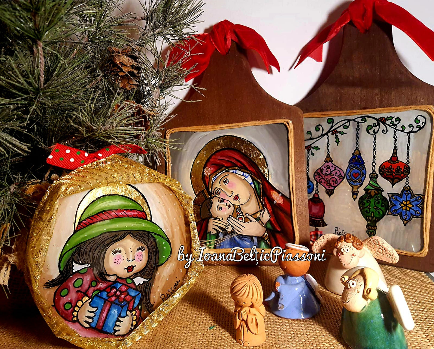 Warmth and gifts:the magic of christmas in a glass