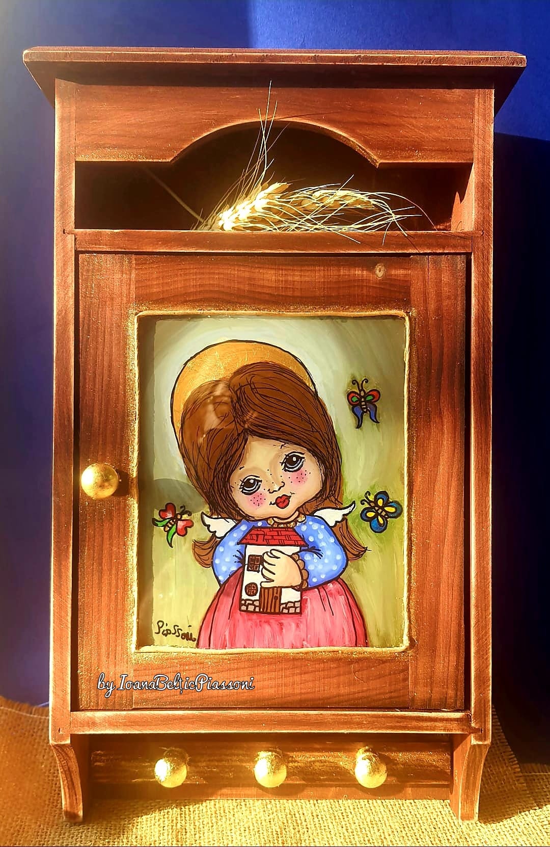 Guardian angel of the house - elegance in detail