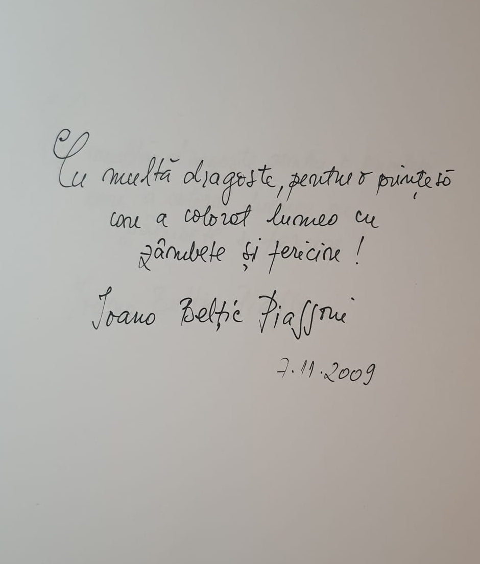 Bucurie și Iubire: Îngerași Împreună la Crăciun