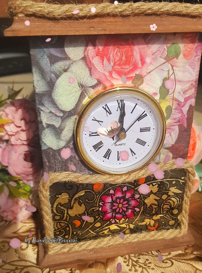 The Pulsation of Time: Mantel Clock with Painted Glass Works