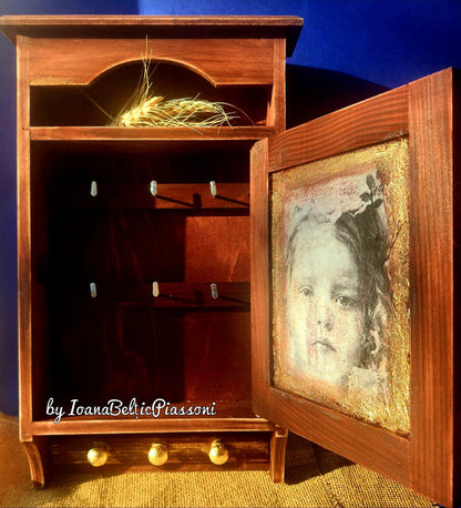 Guardian angel of the house - elegance in detail