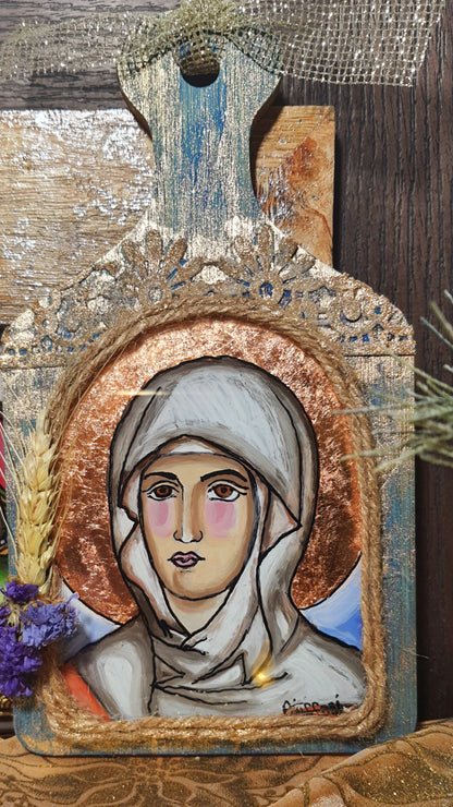 The Haloed Icon: The Woman with the White Naframa